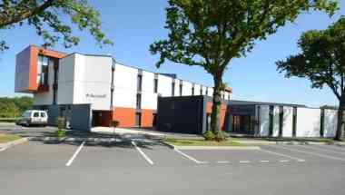 THE ORIGINALS CITY HOTEL LA VERRIAIRE, LA VERRIE in La Verrie, FR