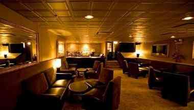 Mom's Place - A Chicago Gathering Spot в Chicago, IL