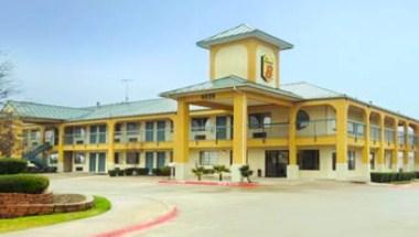 Super 8 by Wyndham Grand Prairie Southwest image