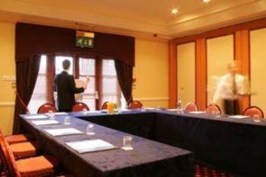 Best Western The Gables Hotel в Falfield, GB1