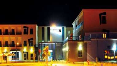 Manhattan Village Hotel a Sulmone, IT