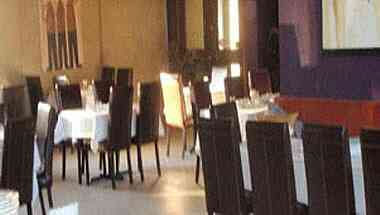 Luna в Champaign, IL