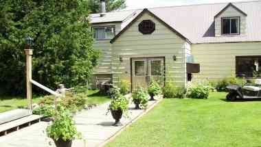 Loralea Country Inn Resort em Algonquin Highlands, ON