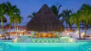 Couples Swept Away en Montego Bay, JM