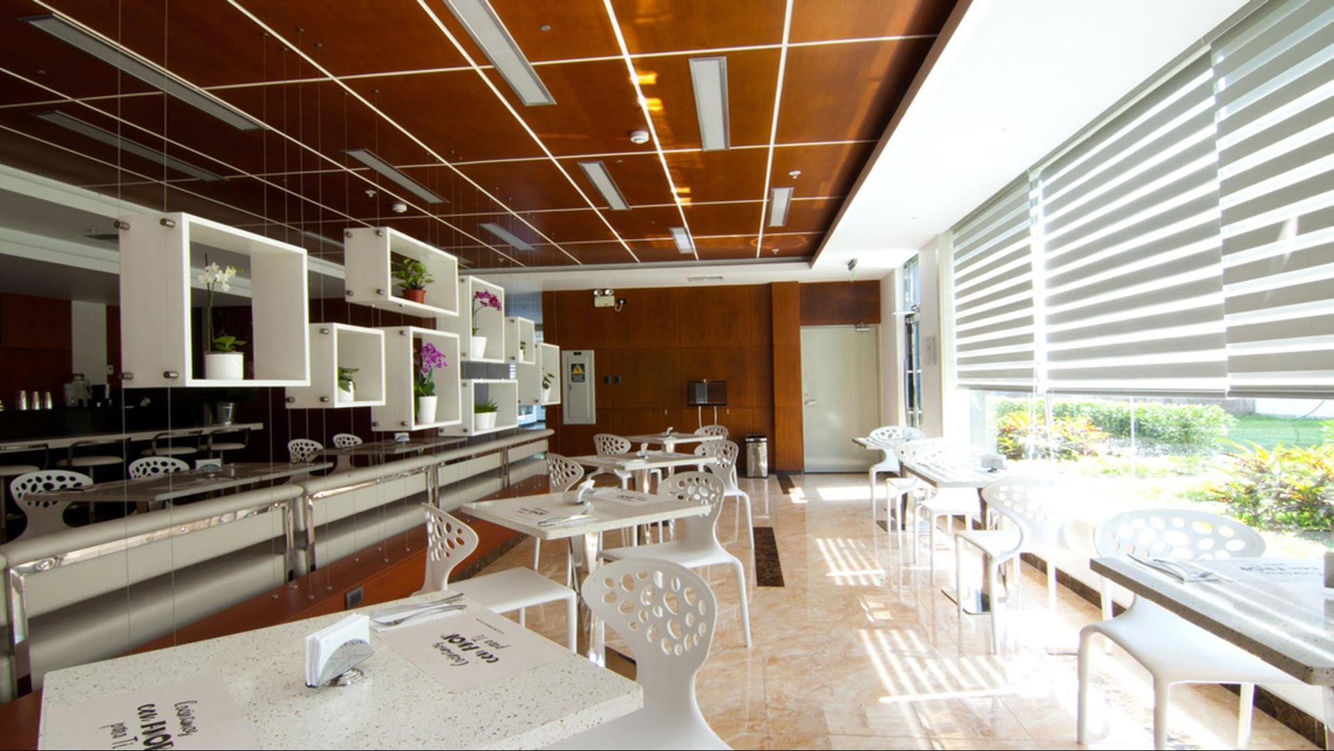 LYZ Business Hotel image