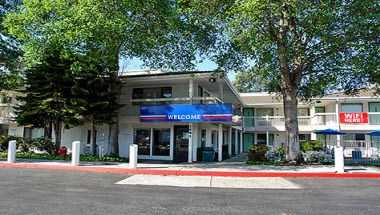 Motel 6 Oakland - Embarcadero a Oakland, CA