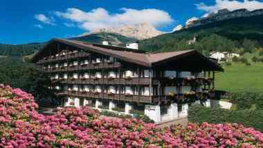 Alpen Hotel Corona Sport & Wellness a Vigo di Fassa, IT