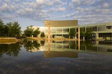 Burnsville Convention & Visitors Bureau i Burnsville, MN