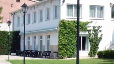 Vilobi d'Onyar, ES 的 Hotel Vilobi