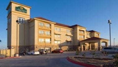 La Quinta Inn & Suites by Wyndham Schertz image