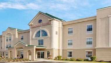 Comfort Suites East Brunswick в East Brunswick, NJ