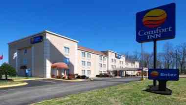 Comfort Inn Dickson в Dickson, TN