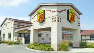 Super 8 by Wyndham Guelph a Guelph, Ontario, ON