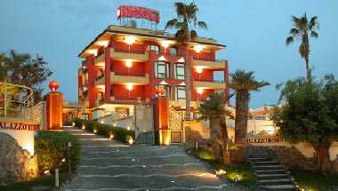 Palazzo Rosenthal en Trecase, IT