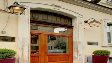 The B Place Hotel image