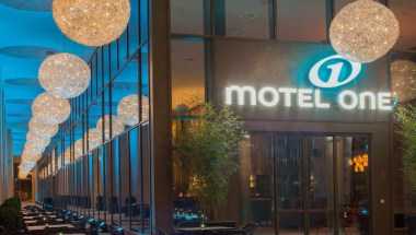 Motel One Dresden am Zwinger a Dresden, DE