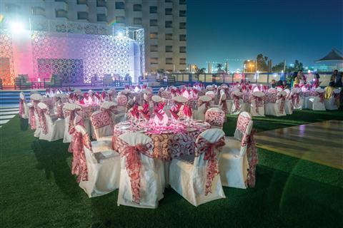 Radisson Blu Hotel, Dubai Deira Creek в Dubai, AE