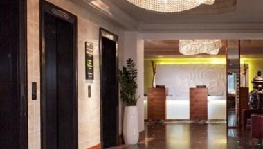 Thistle Kensington Gardens image