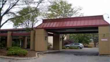 Quality Inn and Suites в Burnham, PA