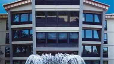 Decatur Hotel and Conference Center в Decatur, IL