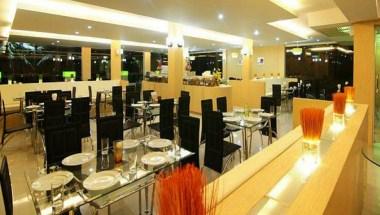 Dragon Beach Resort in พัทยา, TH