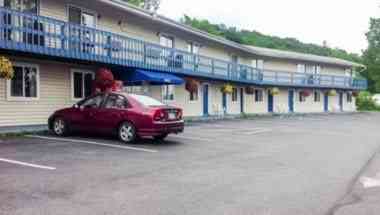 Econo Lodge Lee - Great Barrington in Lee, MA
