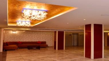 Hotel Shelter, Lucknow, IN