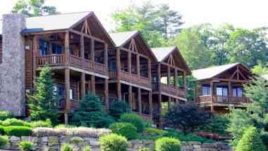 The Lodges at Cresthaven в Lake George, NY