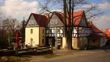 Hotel U Zeleneho Stromu a Arnoltice, CZ