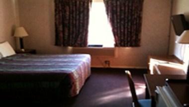 Budgetel Inn Glen Ellyn image