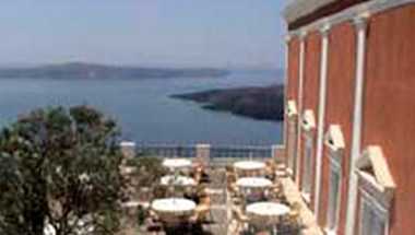 Petros M. Nomikos Conference Centre в Fira, GR