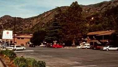 Cedar Lodge a El Portal, CA