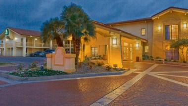 La Quinta Inn by Wyndham Victoria image
