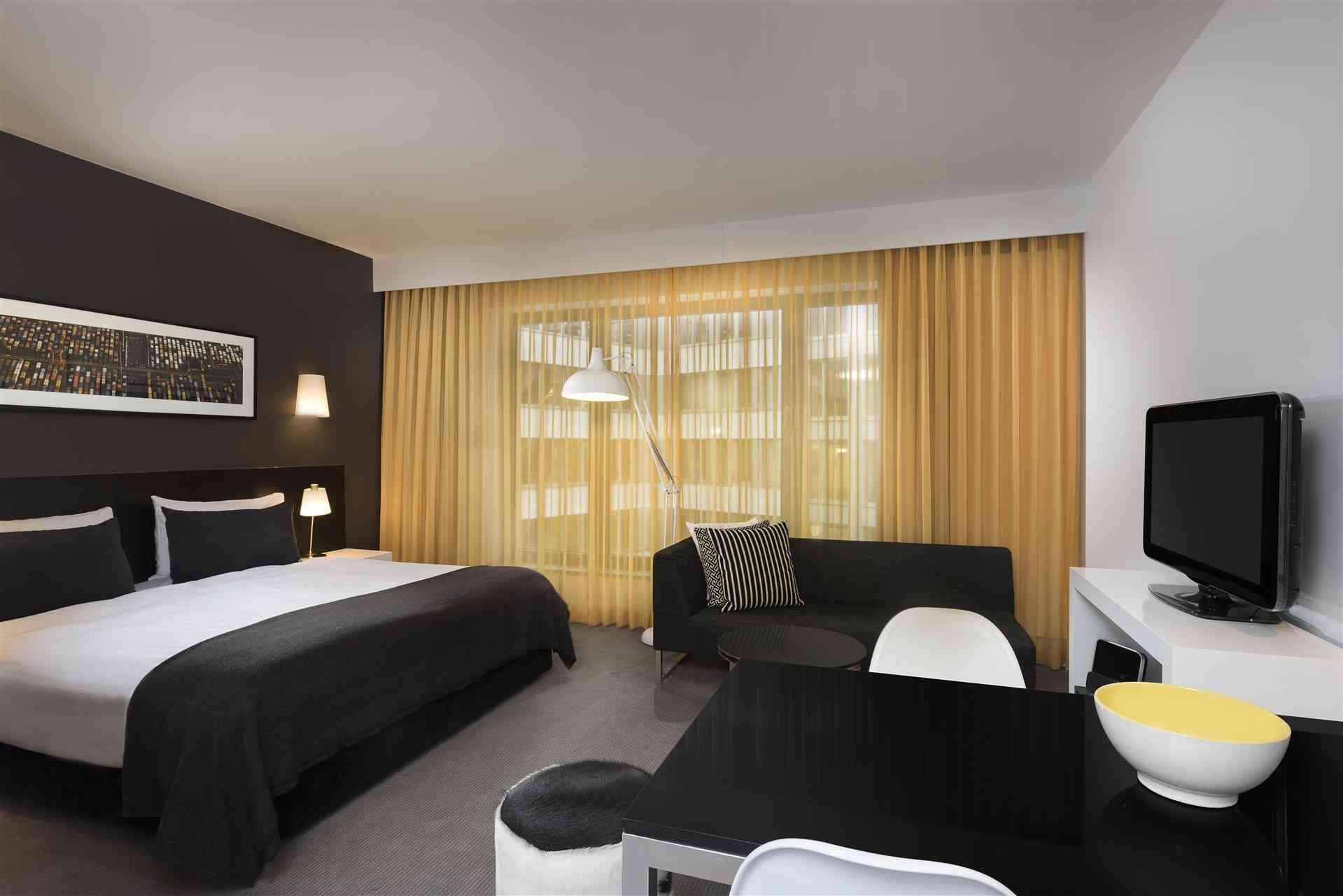 Adina Apartment Hotel Berlin Hackescher Markt a Berlin, DE