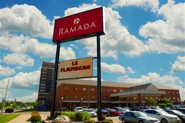 Ramada by Wyndham Topeka Downtown Hotel & Convention Center a Topeka, KS