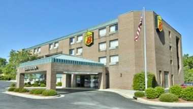 Super 8 by Wyndham Raleigh North East en Raleigh, NC