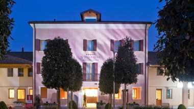 Al Tezzon Hotel in Camposampiero, IT