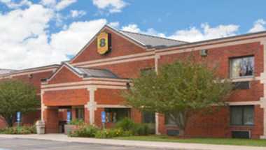 Super 8 by Wyndham Elgin в Elgin, IL