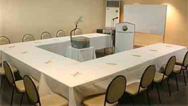 Millennium Plaza Hotel in Makati, PH