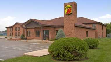 Super 8 by Wyndham Rochester a Rochester, IN