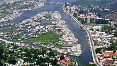 Jammu & Kashmir Tourism em Gulmarg, IN