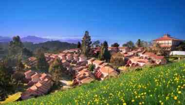 Hotel Lakeview in Ooty, IN