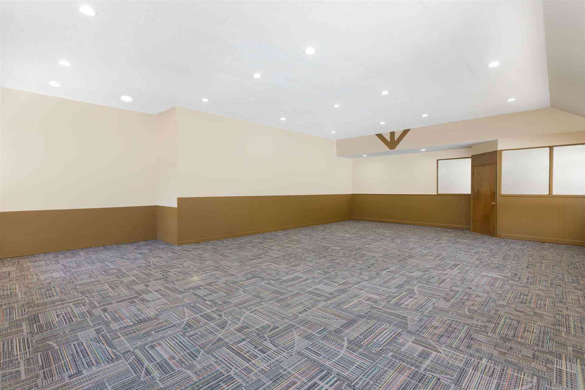 Super 8 by Wyndham Asheville Airport, Fletcher, NC