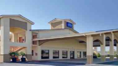 Baymont by Wyndham Terrell в Terrell, TX