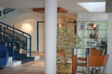 Brit Hotel Kerodet Quimper - Britanny en Vannes, FR