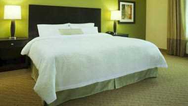 Hampton Inn & Suites Buffalo Airport в Cheektowaga, NY