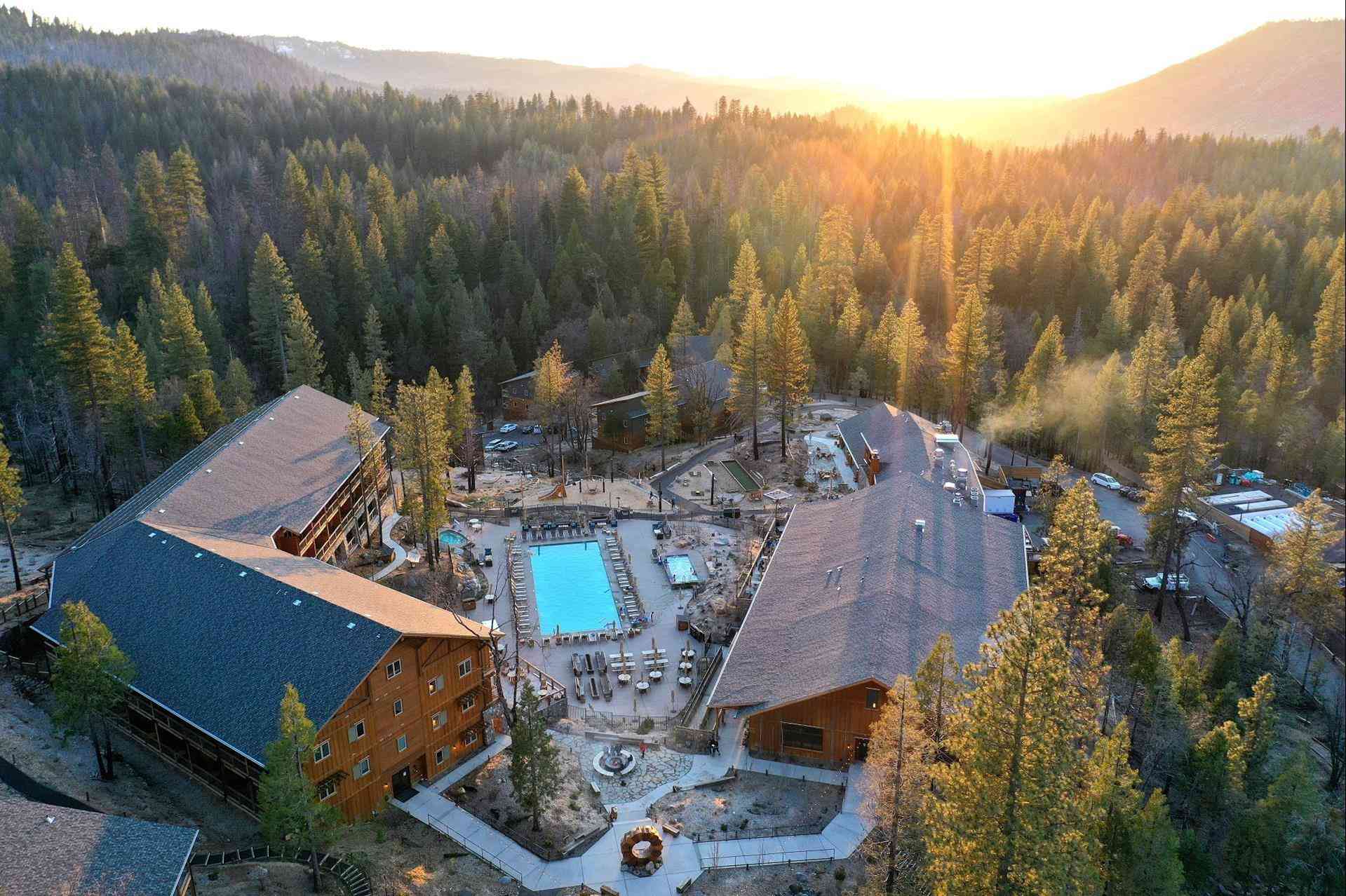 Rush Creek Lodge at Yosemite в Groveland, CA