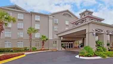 Holiday Inn Express & Suites Charleston - Northwoods in นอร์ทชาร์ลสตัน, SC