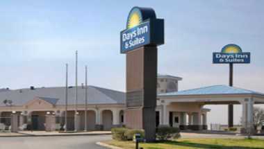 Days Inn & Suites by Wyndham Osceola AR in Osceola, AR