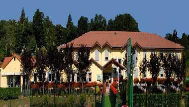 L Hotel Aster a Briey, FR